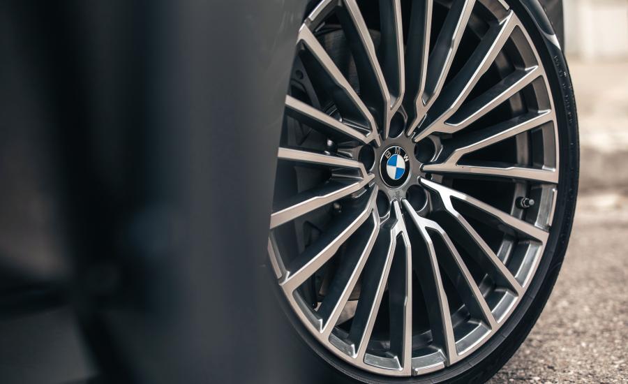 Колеса BMW 750i xDrive (G11) 2019 года  (NA) (фото 2 из 40)